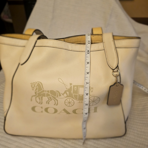 Coach purse - Picture 2 of 5